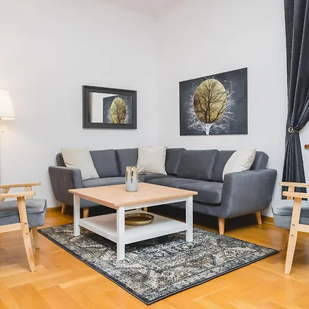 Grand Family Apartment / Main Square / Old Town * Cracovia