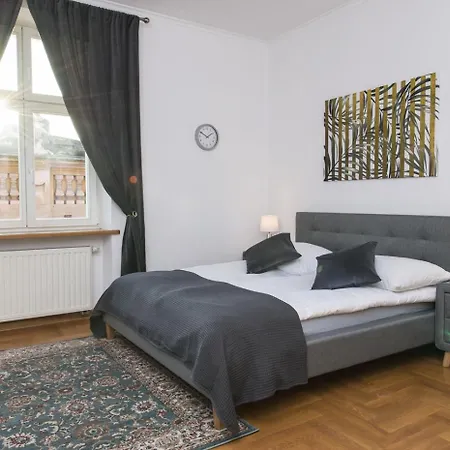 Grand Family Apartment / Main Square / Old Town 公寓 *