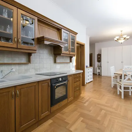 Grand Family Apartment / Main Square / Old Town *