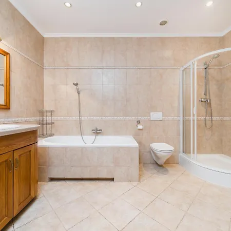 Grand Family Apartment / Main Square / Old Town