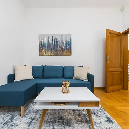 Grand Family Apartment / Main Square / Old Town 公寓 *